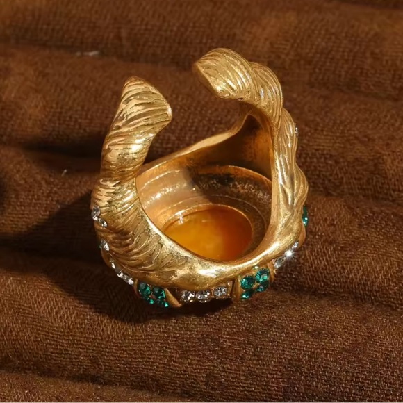 Collector’s Cabochon Ring Bold Amber Center Emerald & Diamond Timeless Elegance - Picture 6 of 10